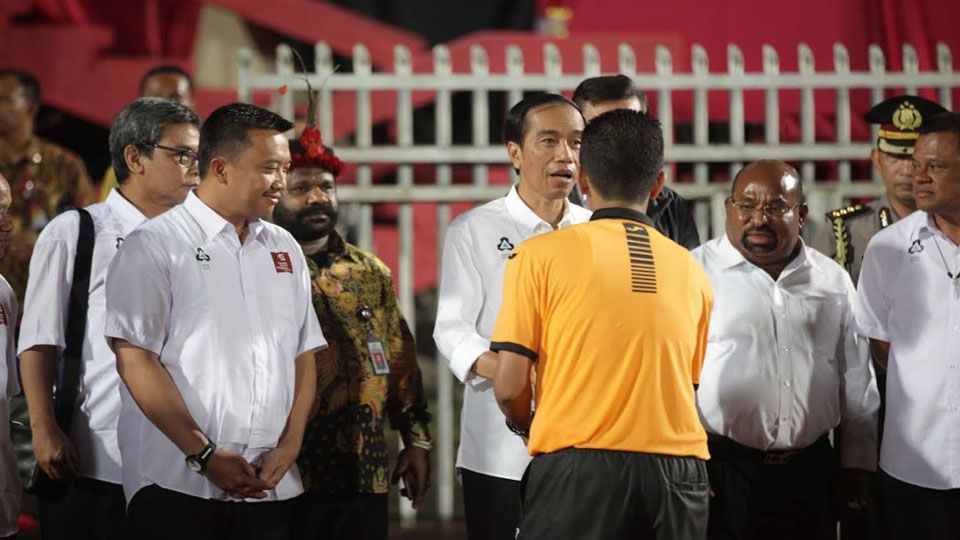 Menpora Imam Nahrawi ketika mendampingi Presiden Joko Widodo di acara pembukaan TSC. Copyright: &copy; infokemenpora